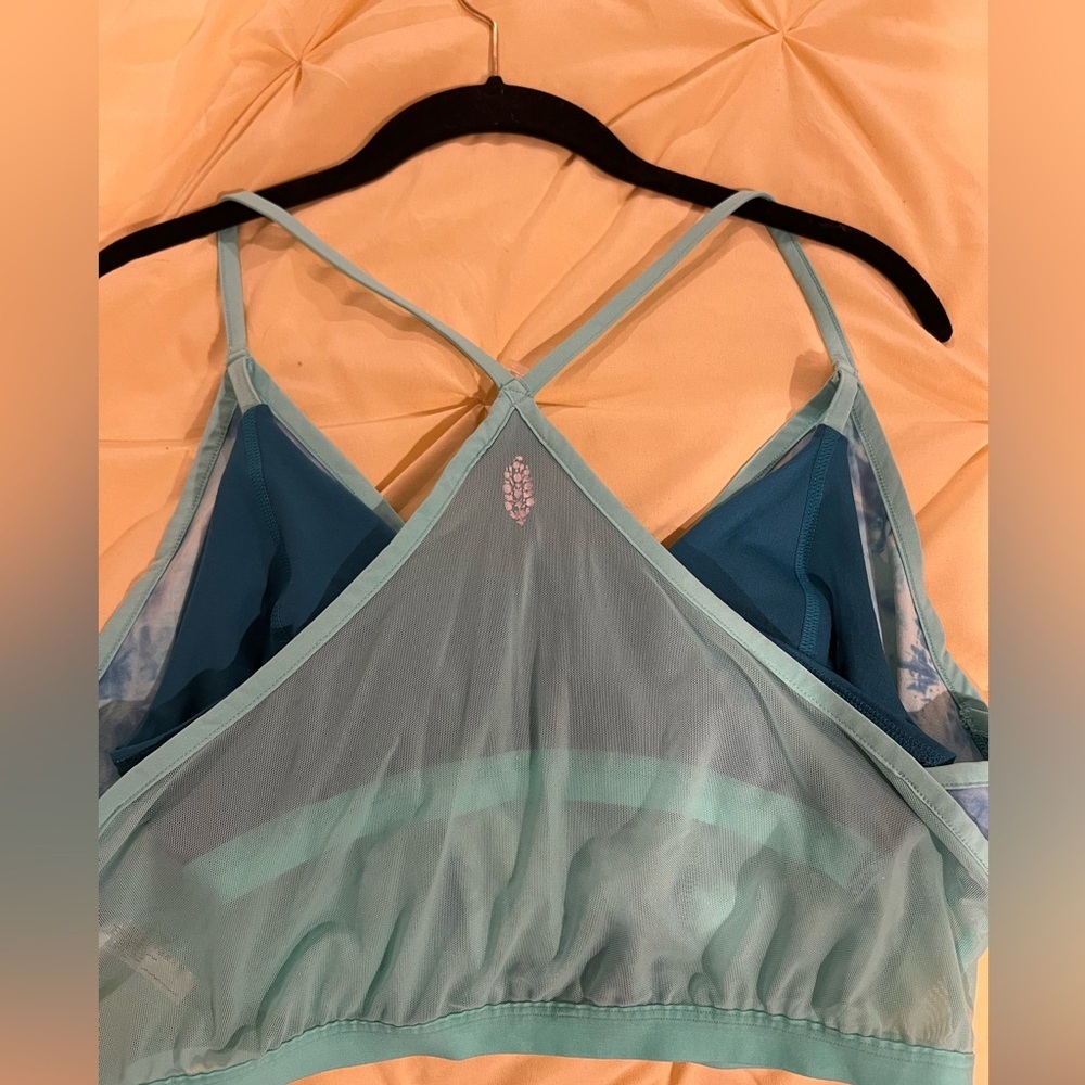 Free People Movement Endless Sunshine
Mesh Back V Strap Crop Size S - Picture 6 of 12